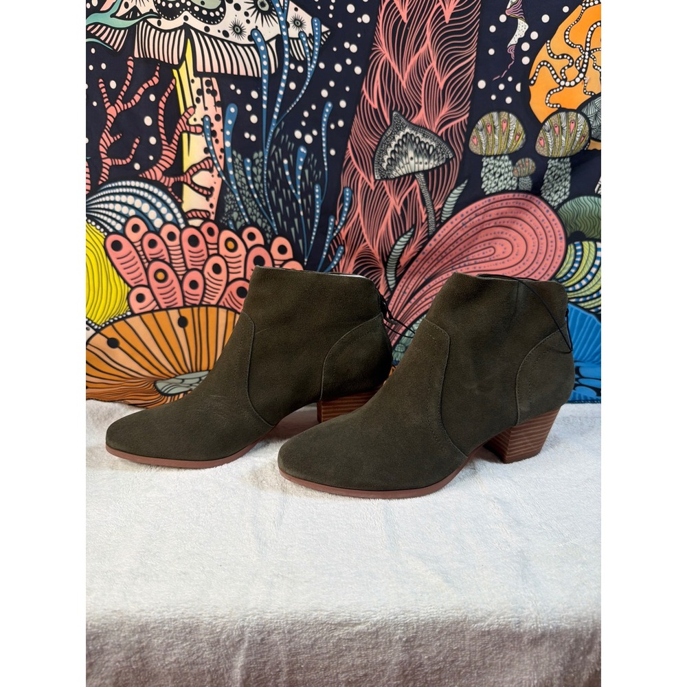 New Violet & Red Ankle Boots Women 8M Olive Green Suede Block Heel Booties